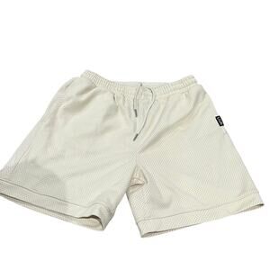 Sauri Brand Men 5 inch inseam Athletic Cream Shorts Medium